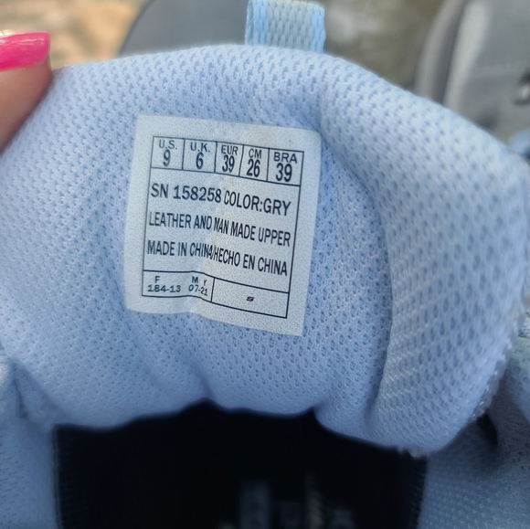 Skechers ladies Hiking Boots sz 9 - Picture 3 of 6